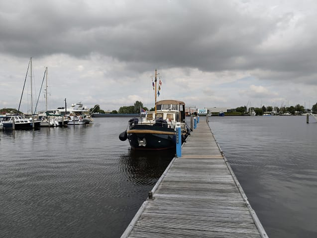Waterkant in Dintelmond, sehr empfehlenswerter Jachthaven